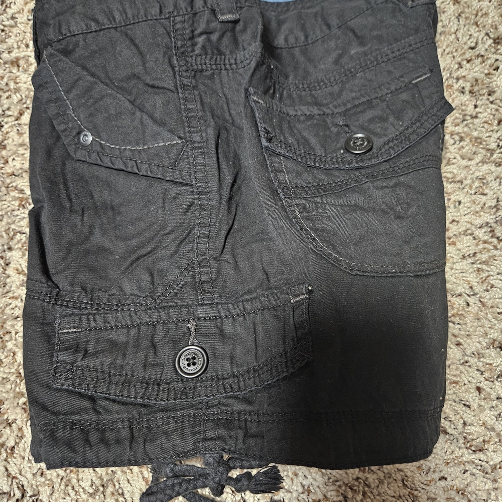 UNIONBAY Black Women's Cargo Shorts - Picture 8 of 8